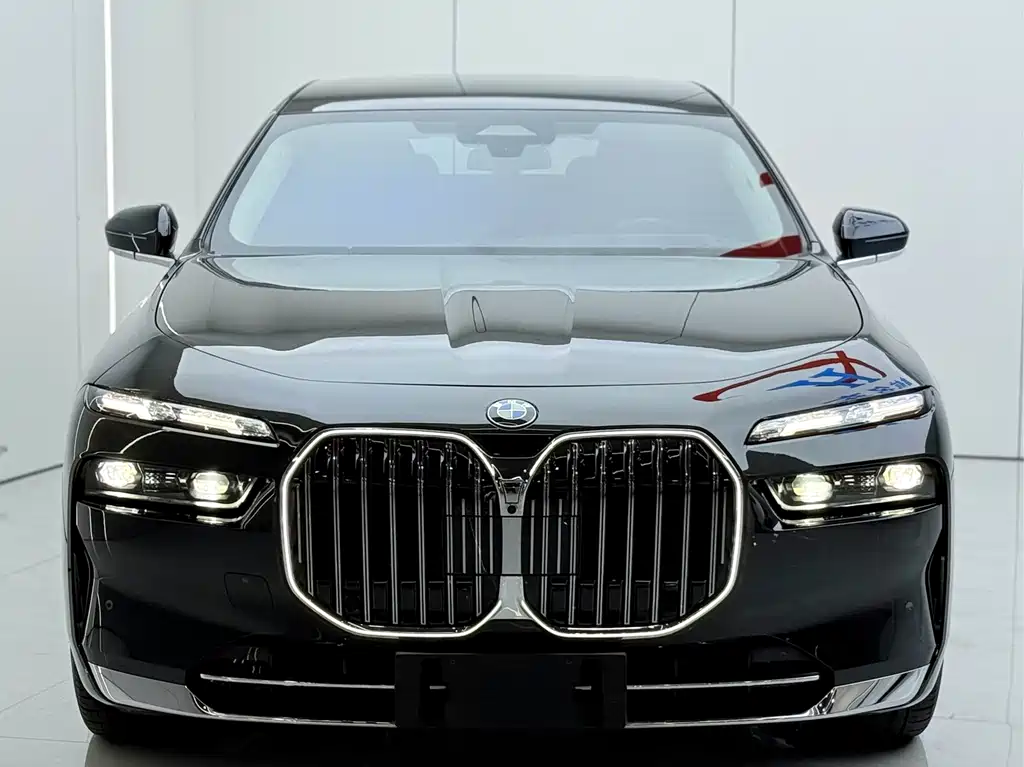 BMW 7 Series — фото 3