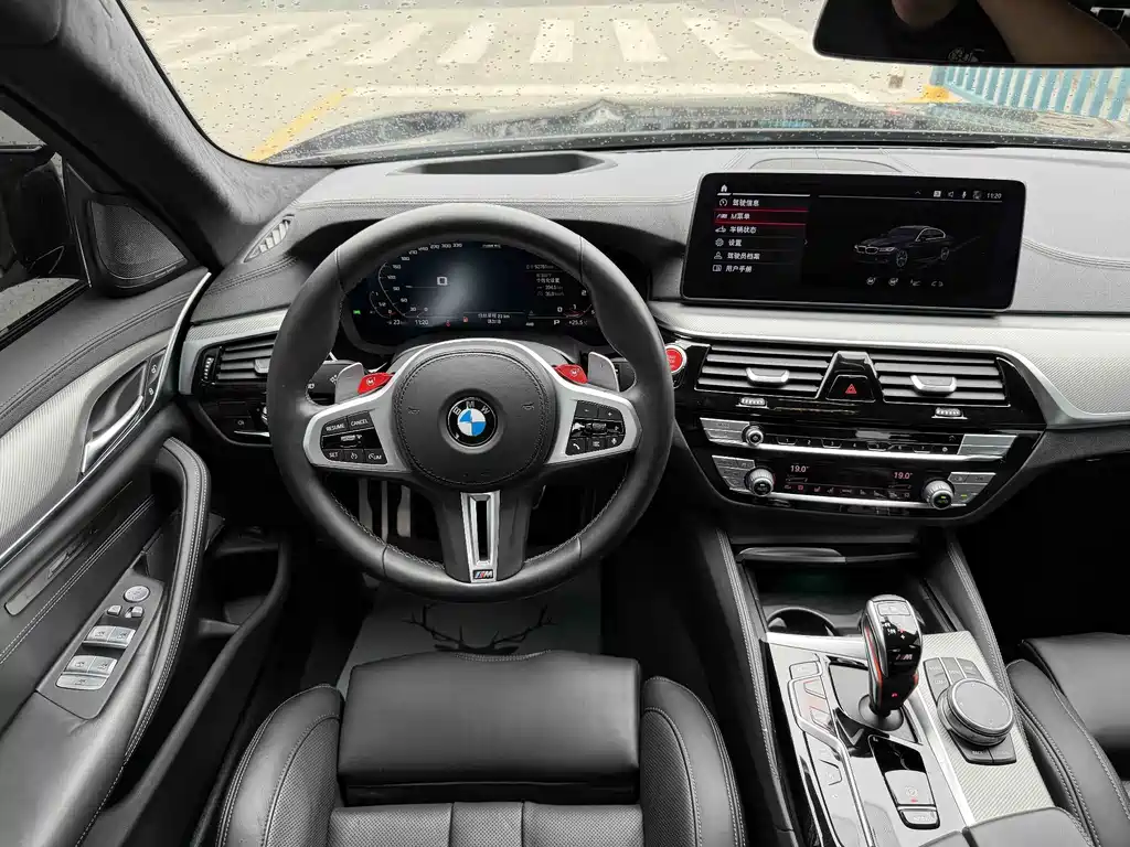 BMW M5 — фото 13