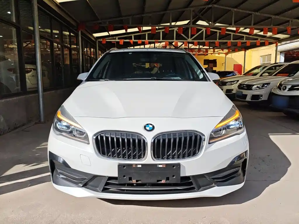 BMW 2 Series Active Tourer — фото 3