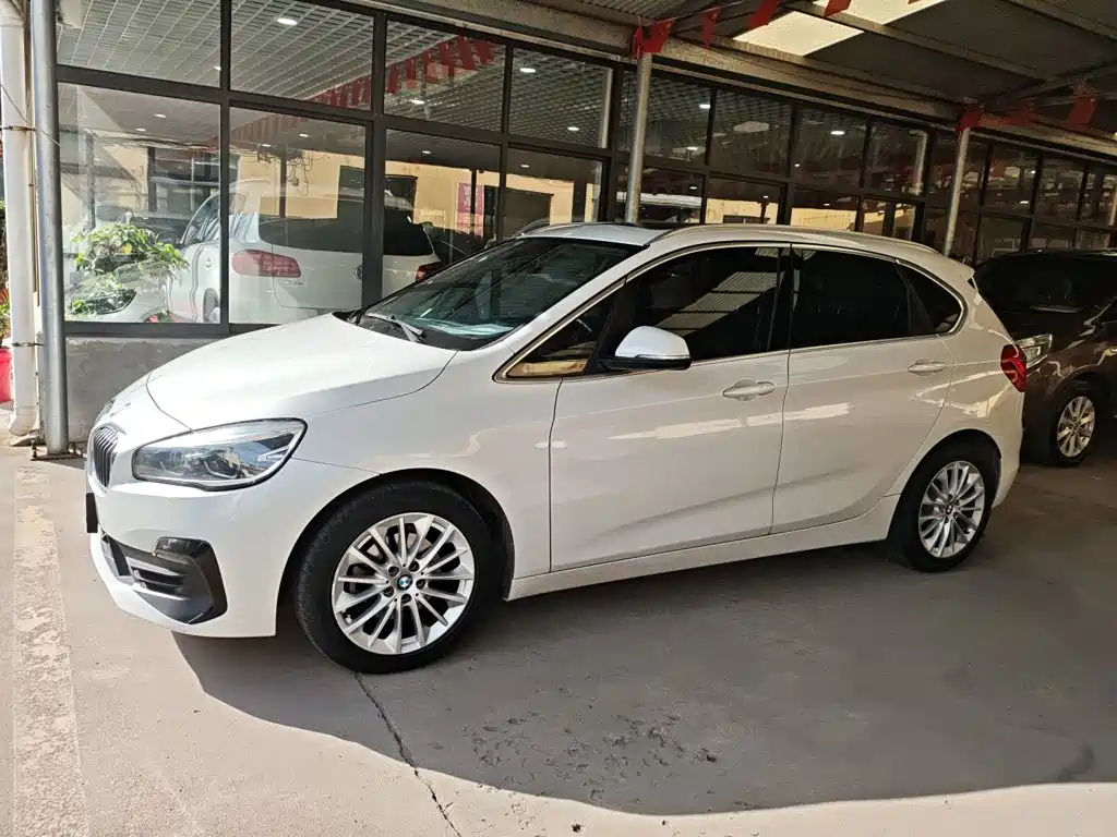 BMW 2 Series Active Tourer — фото 4