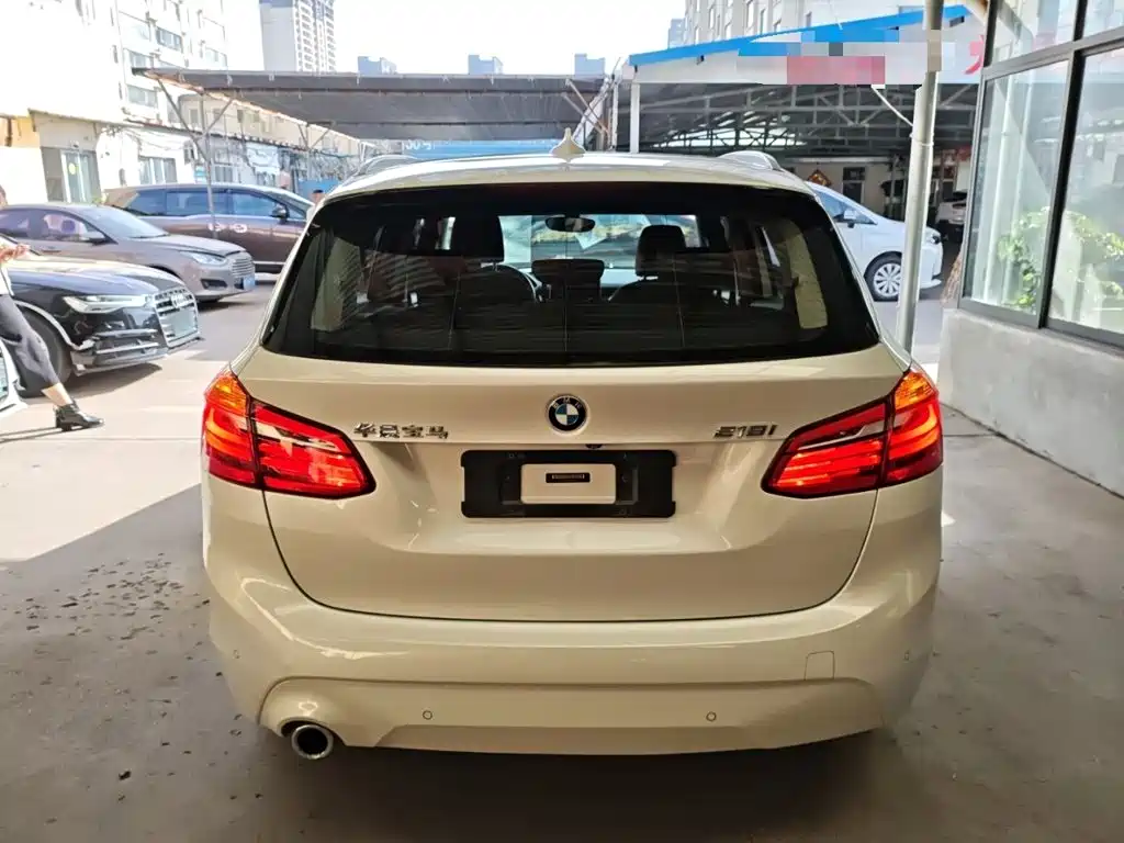 BMW 2 Series Active Tourer — фото 5