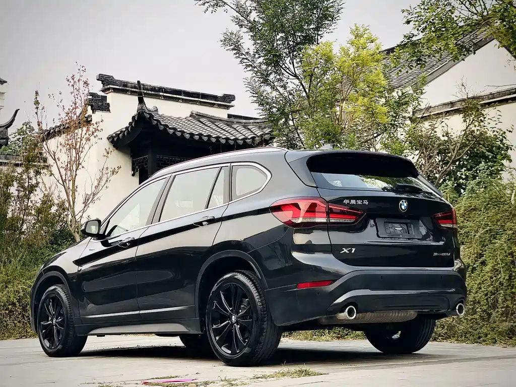 BMW X1 — фото 4