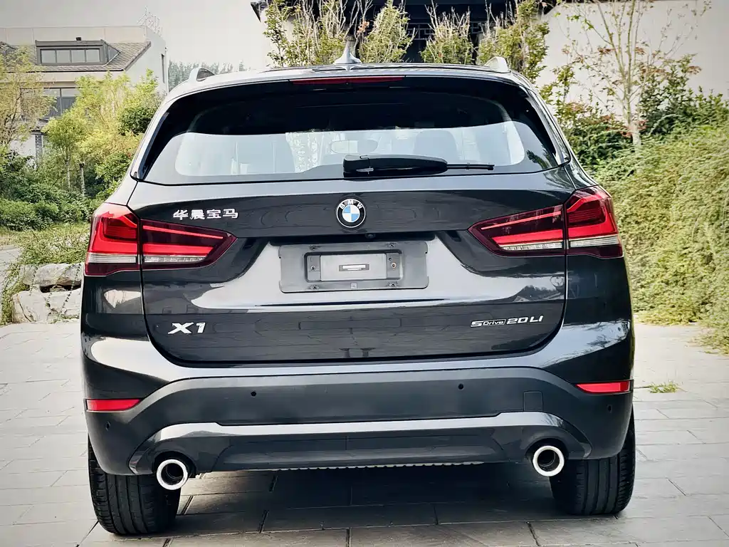 BMW X1 — фото 5
