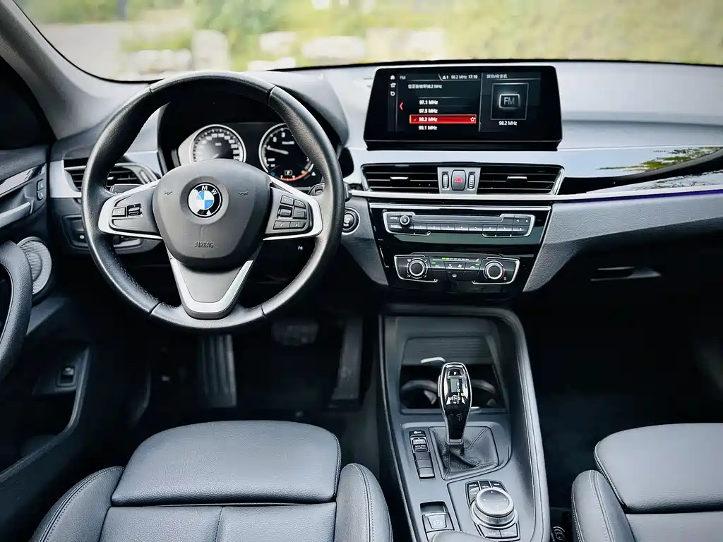 BMW X1 — фото 9