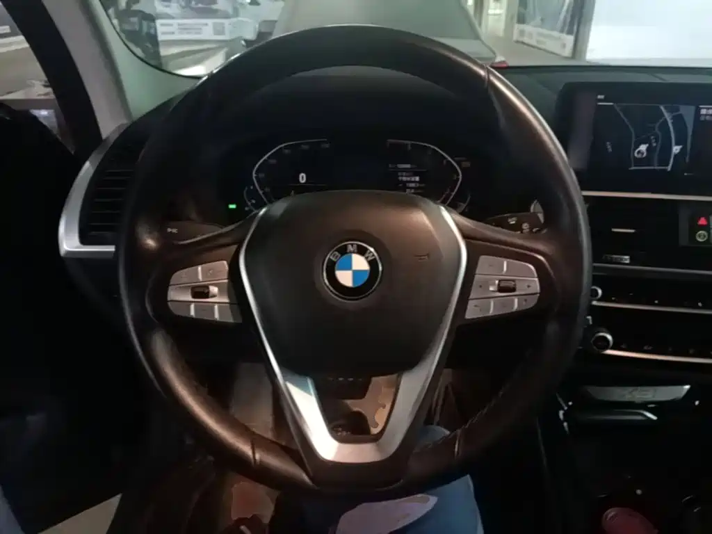 BMW X3 — фото 11