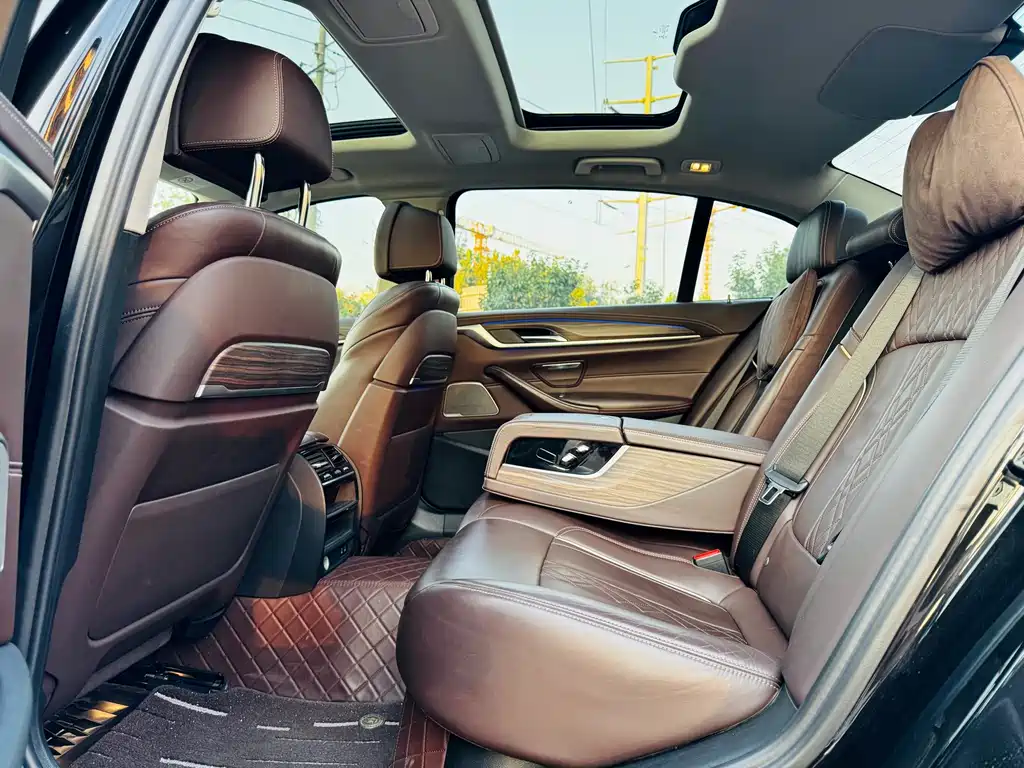 BMW 5 Series New Energy — фото 13