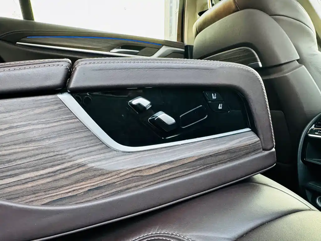 BMW 5 Series New Energy — фото 14