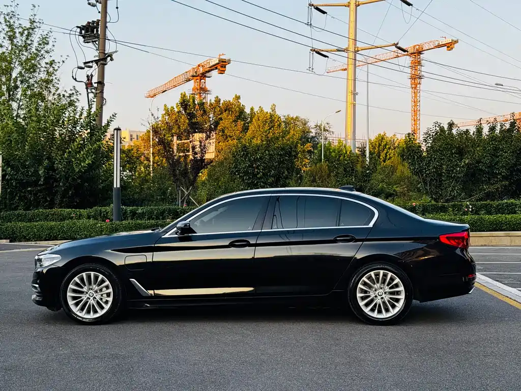 BMW 5 Series New Energy — фото 7