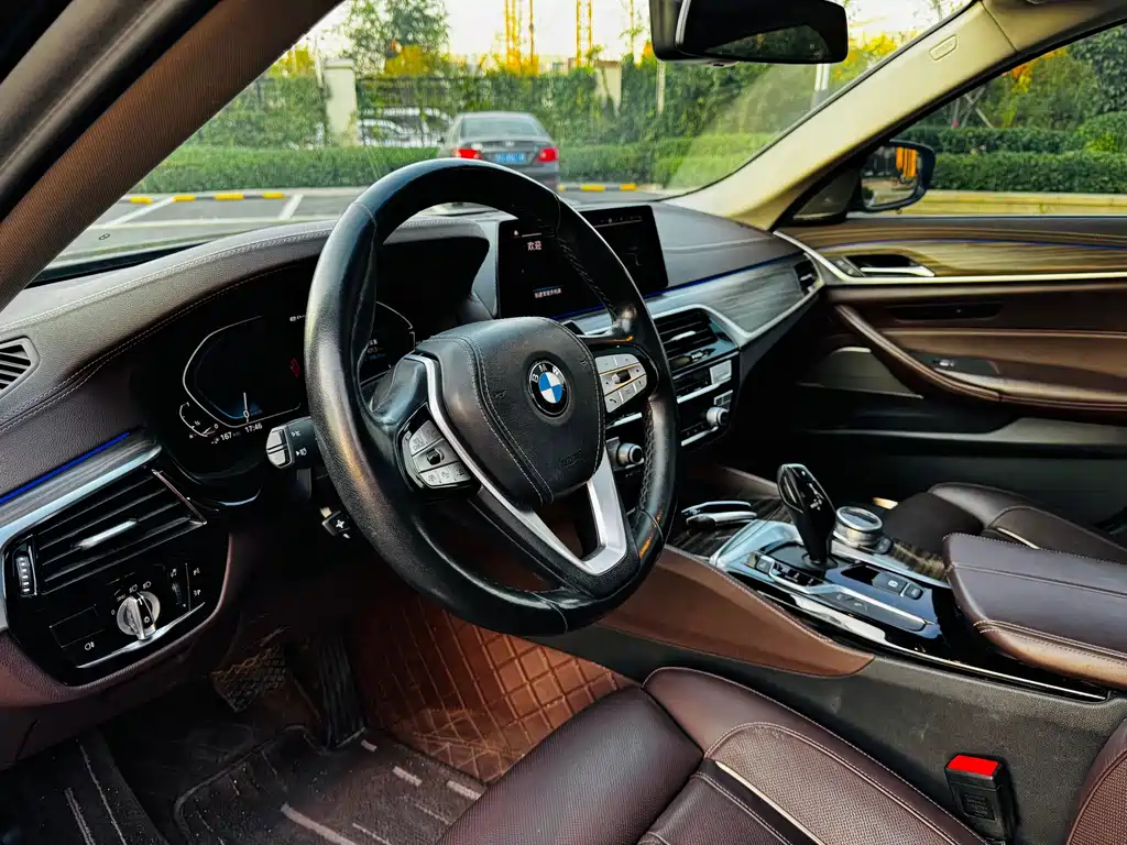 BMW 5 Series New Energy — фото 9