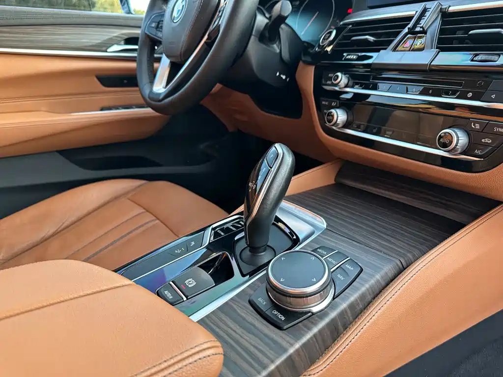 BMW 6 Series GT — фото 18