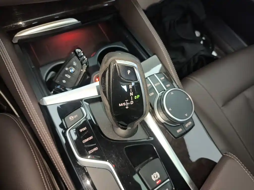 BMW 5 Series — фото 14