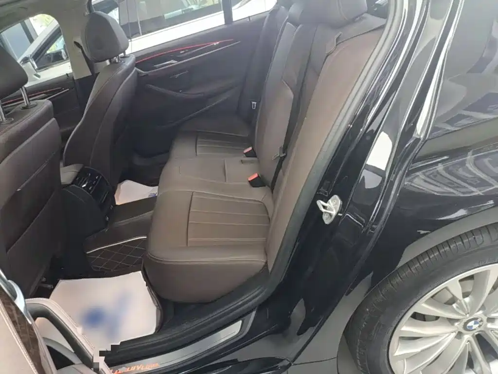 BMW 5 Series — фото 17