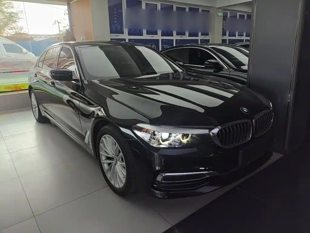 BMW 5 Series — фото 4