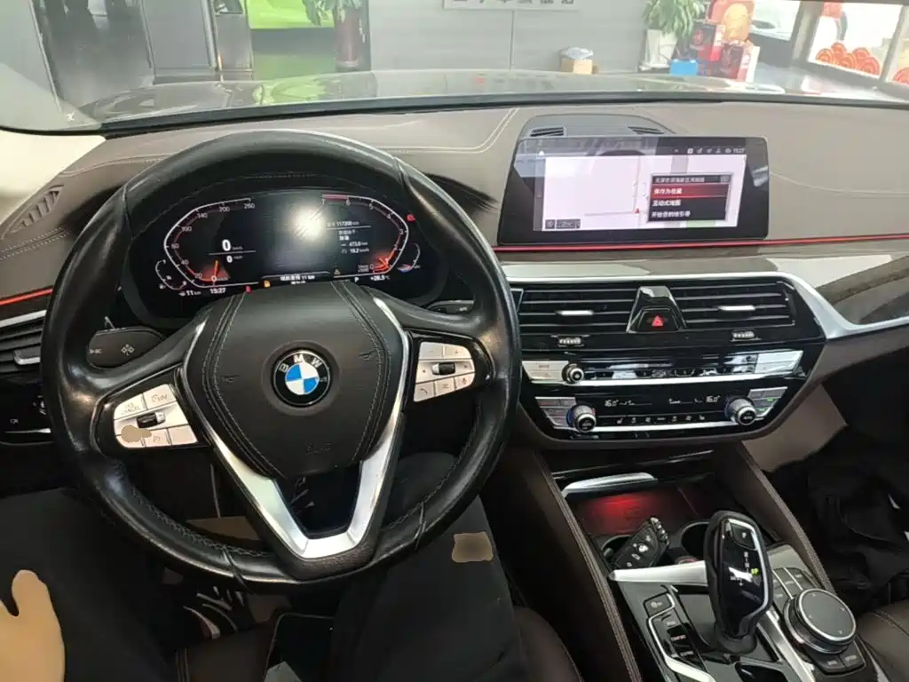 BMW 5 Series — фото 10