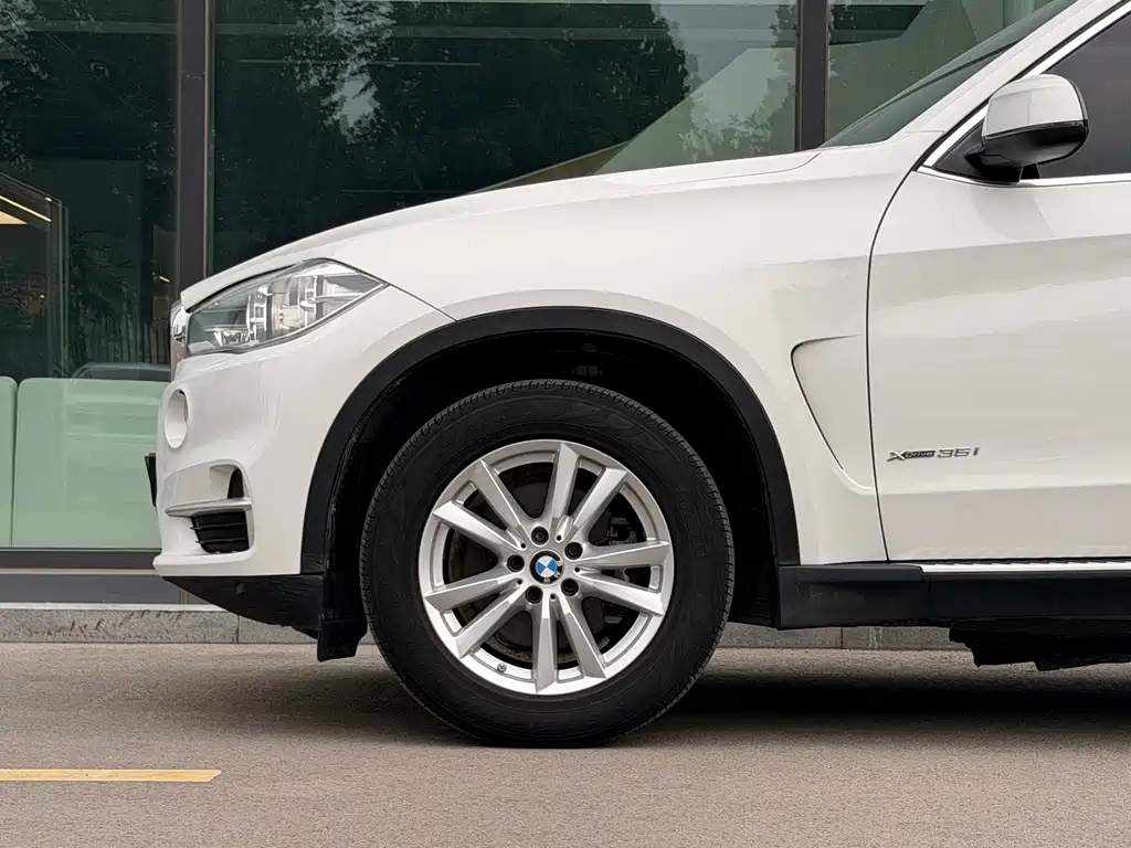 BMW X5 (Import) — фото 3