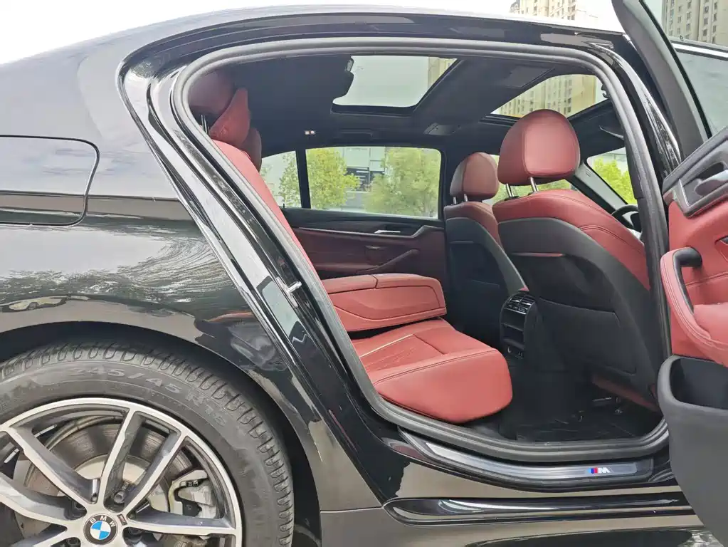 BMW 5 Series New Energy — фото 13