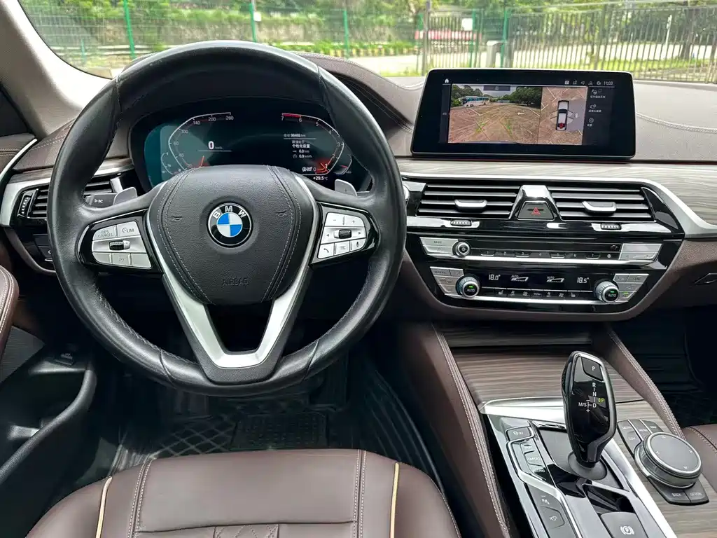 BMW 5 Series — фото 4