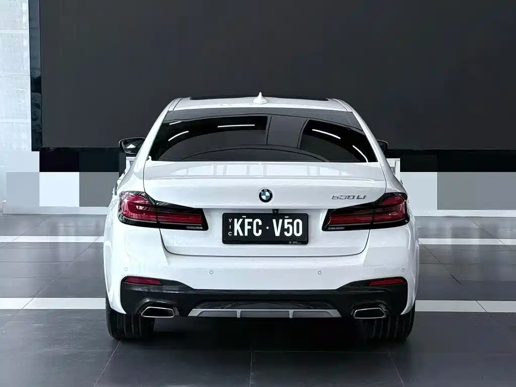 BMW 5 Series — фото 3