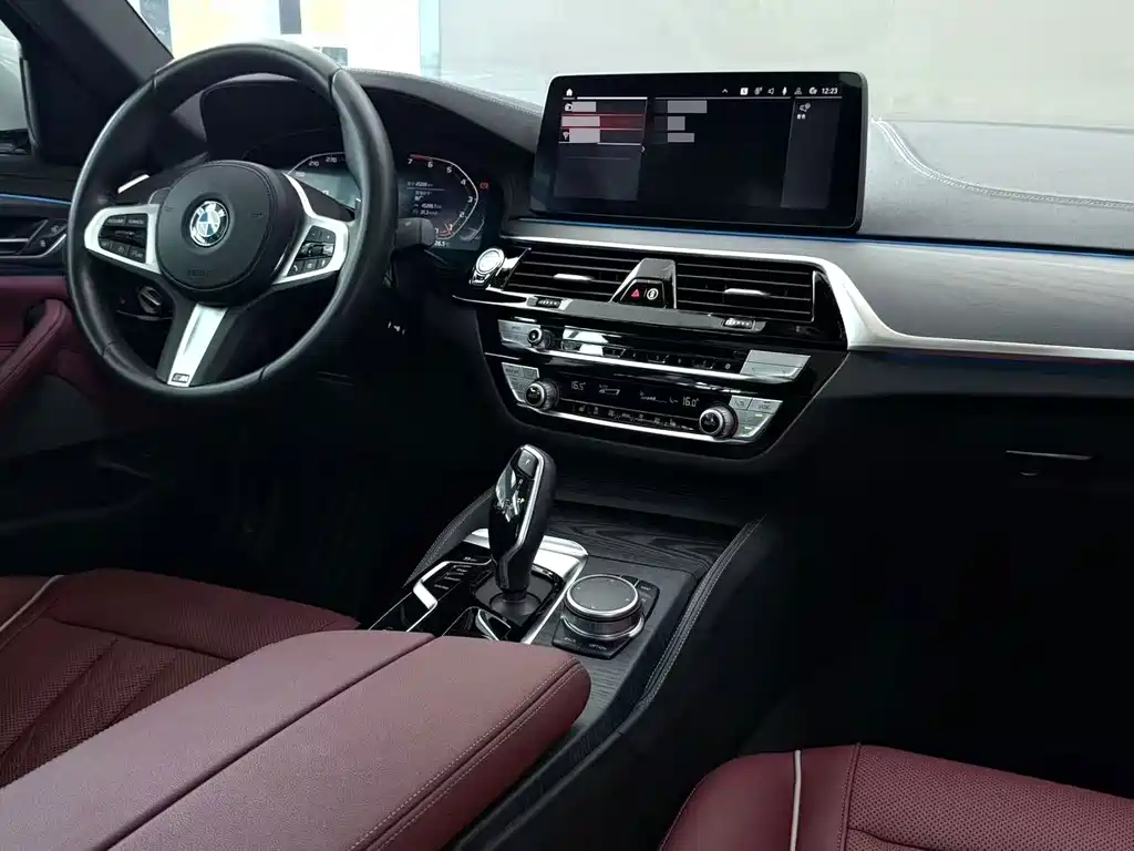 BMW 5 Series — фото 5