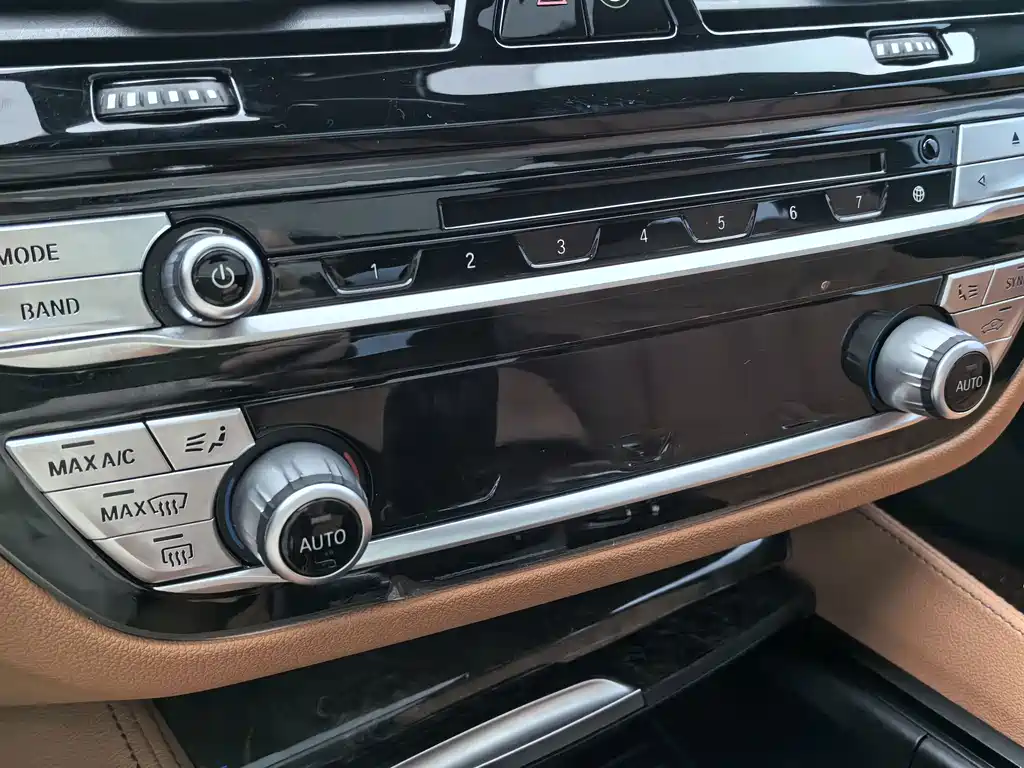BMW 6 Series GT — фото 10