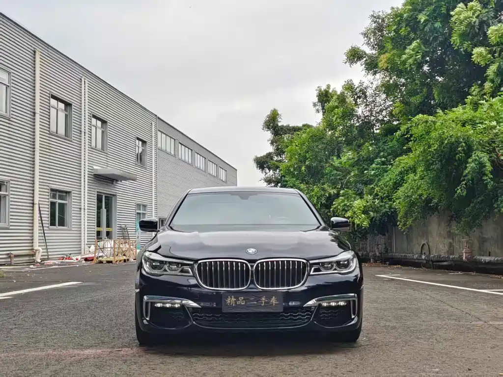 BMW 7 Series — фото 2
