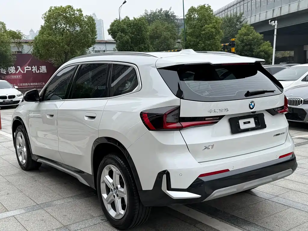 BMW X1 — фото 13