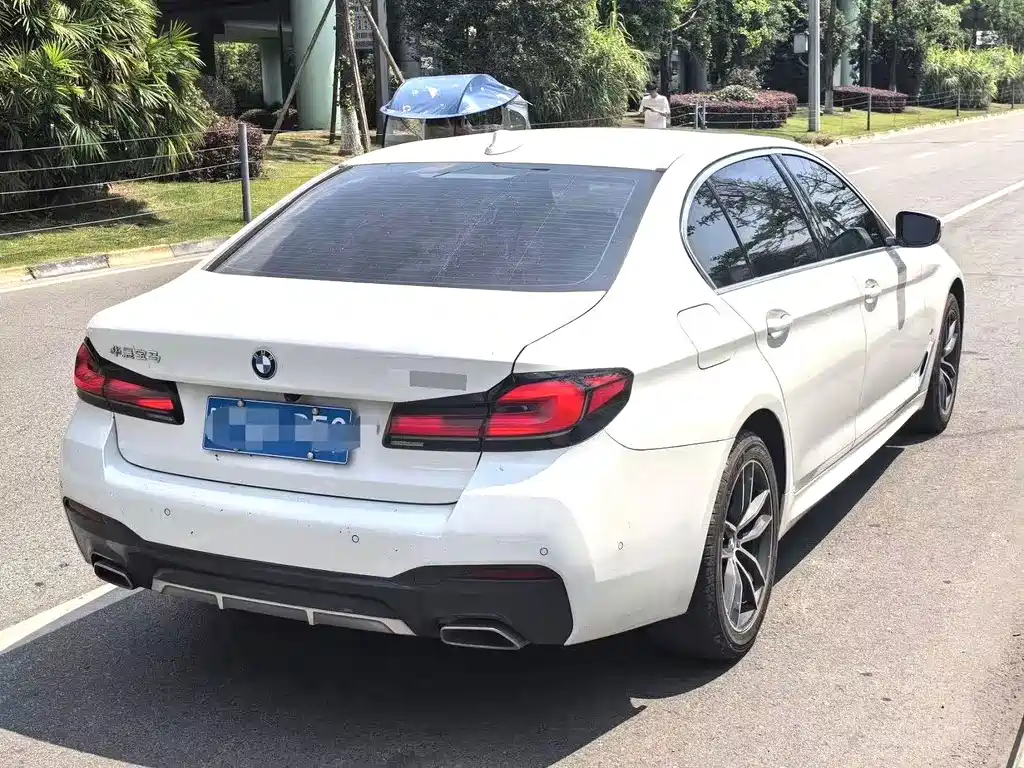 BMW 5 Series — фото 5