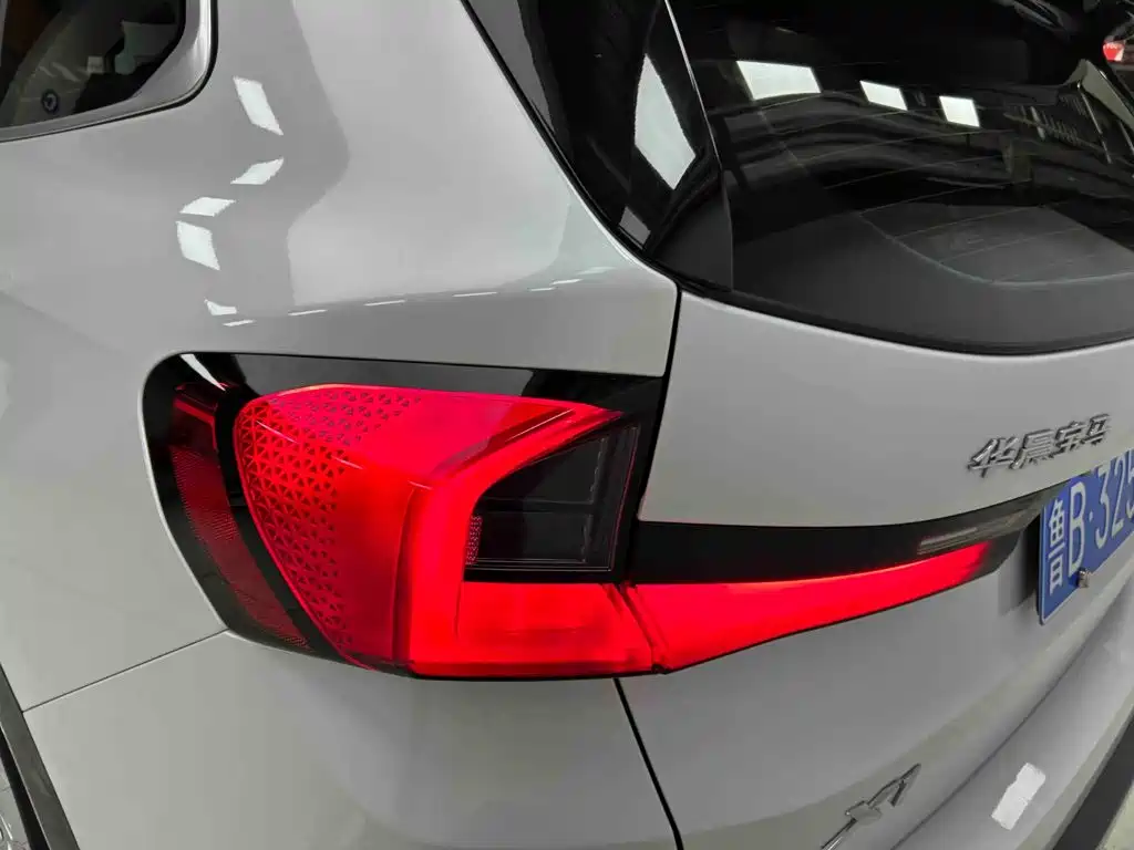 BMW X1 — фото 25