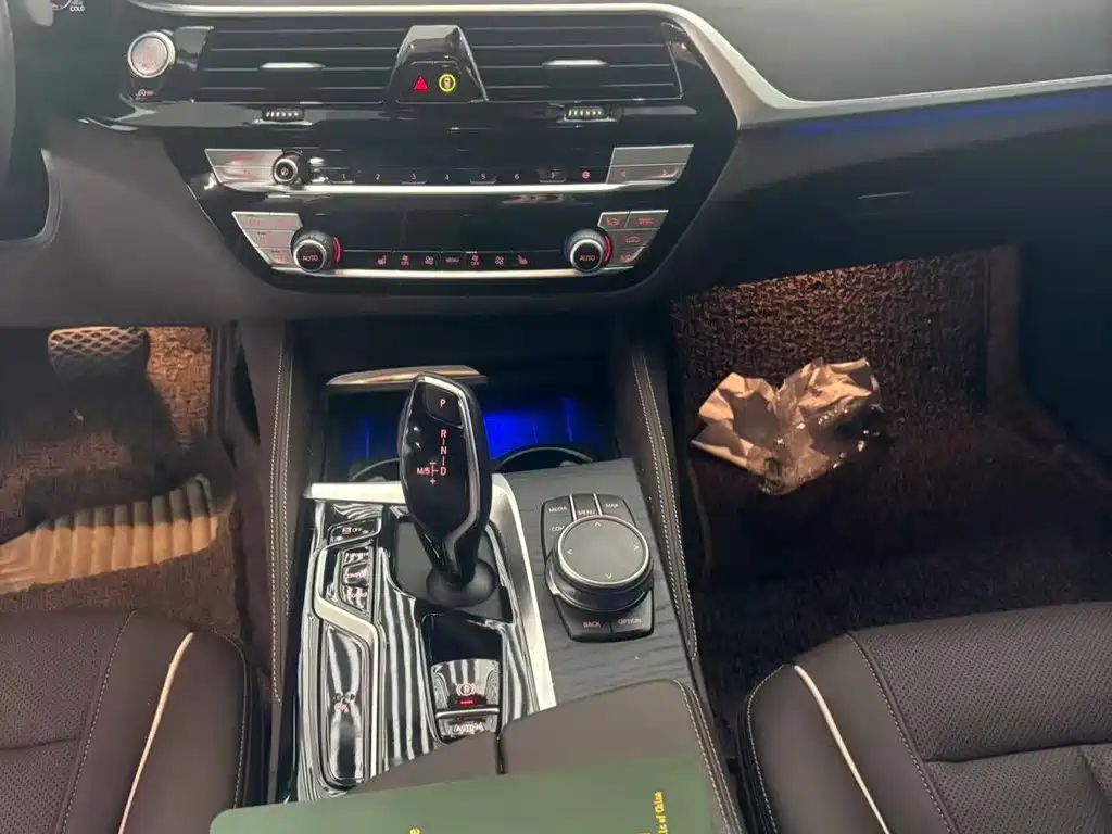 BMW 5 Series — фото 11