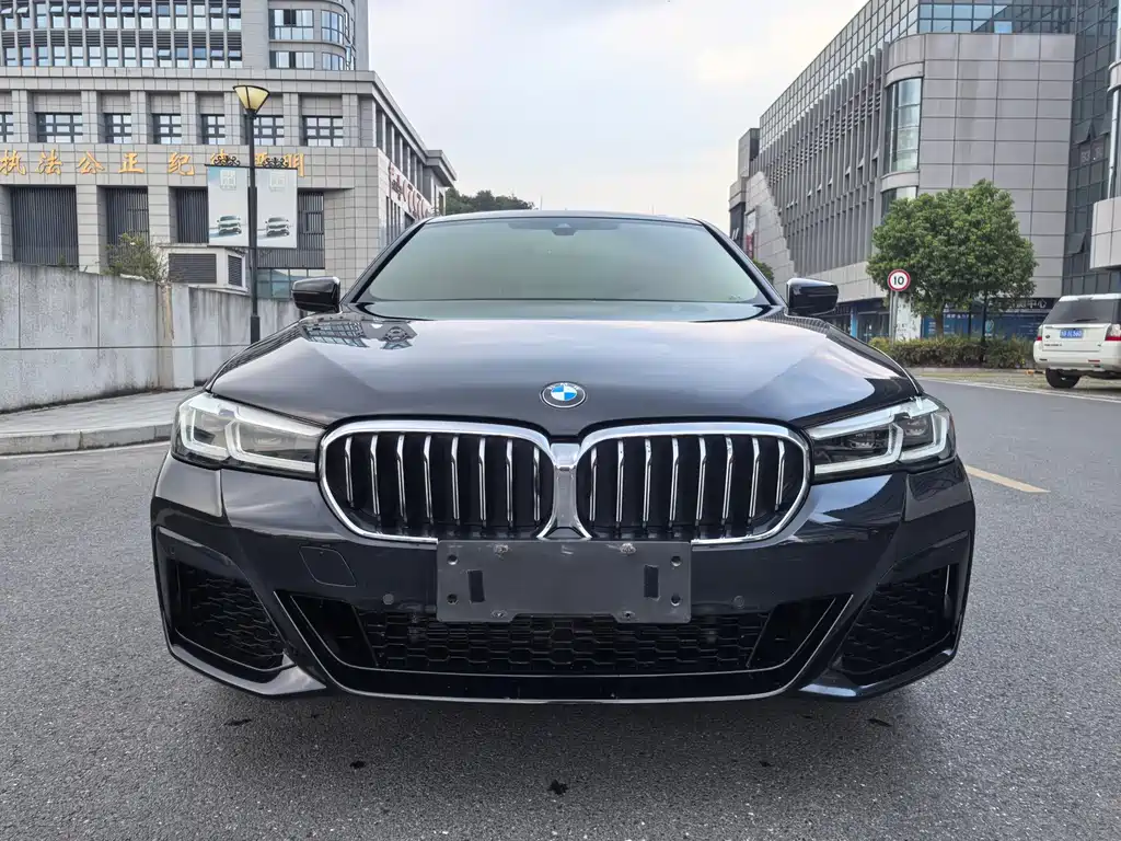 BMW 5 Series — фото 2