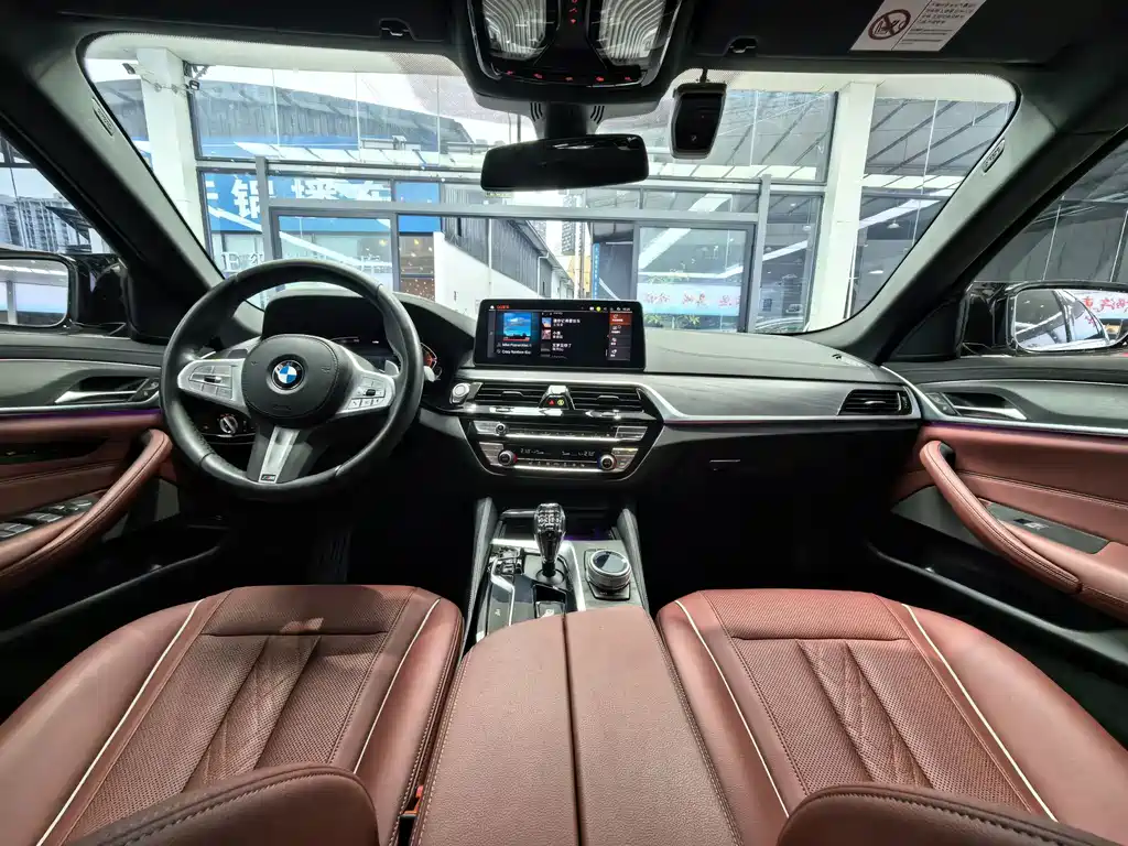 BMW 5 Series — фото 10