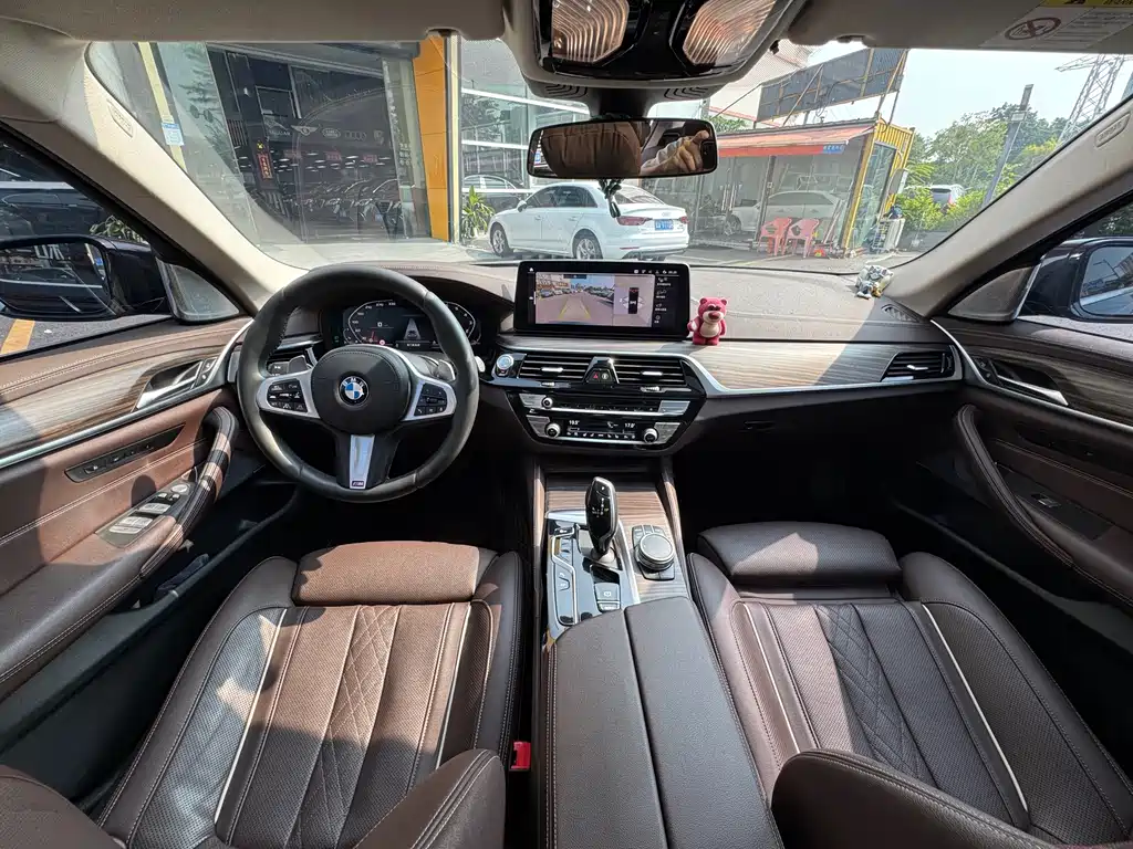 BMW 5 Series — фото 10