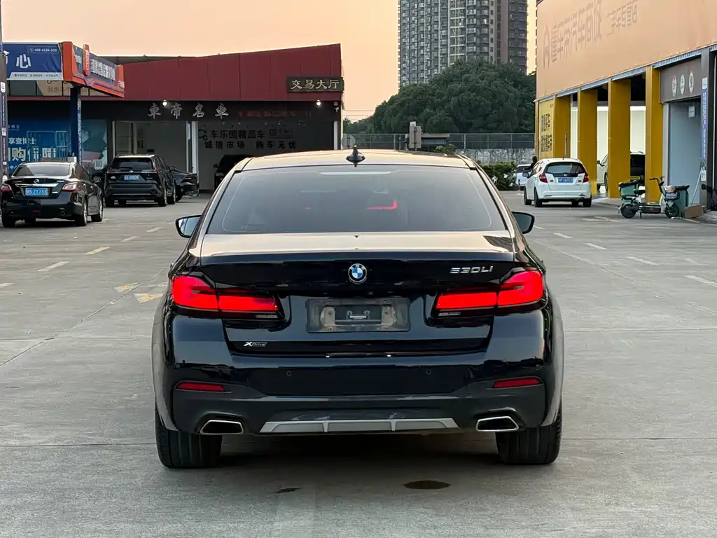 BMW 5 Series — фото 19