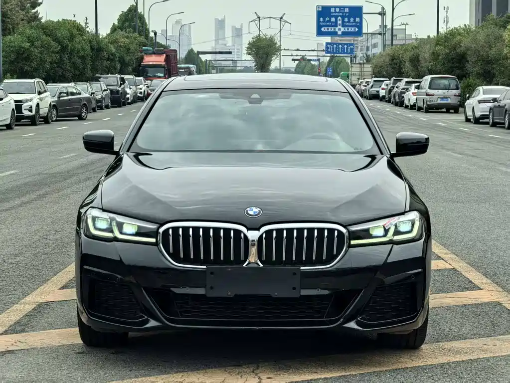 BMW 5 Series — фото 2