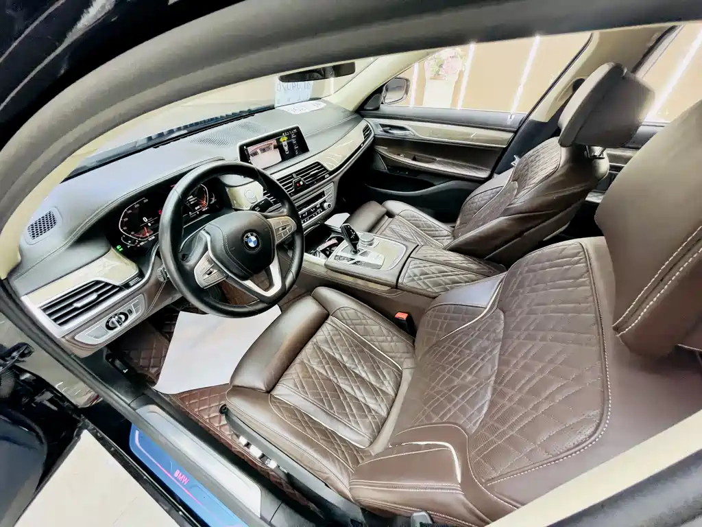 BMW 7 Series — фото 4