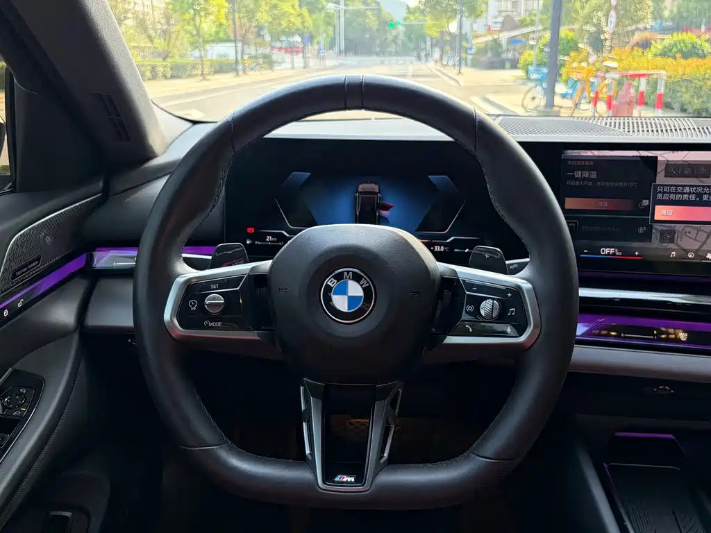 BMW 5 Series — фото 24
