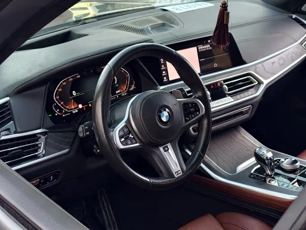 BMW X7 — фото 4