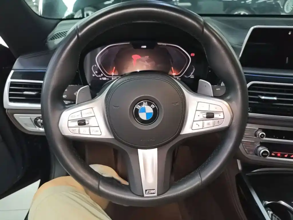BMW 7 Series — фото 11