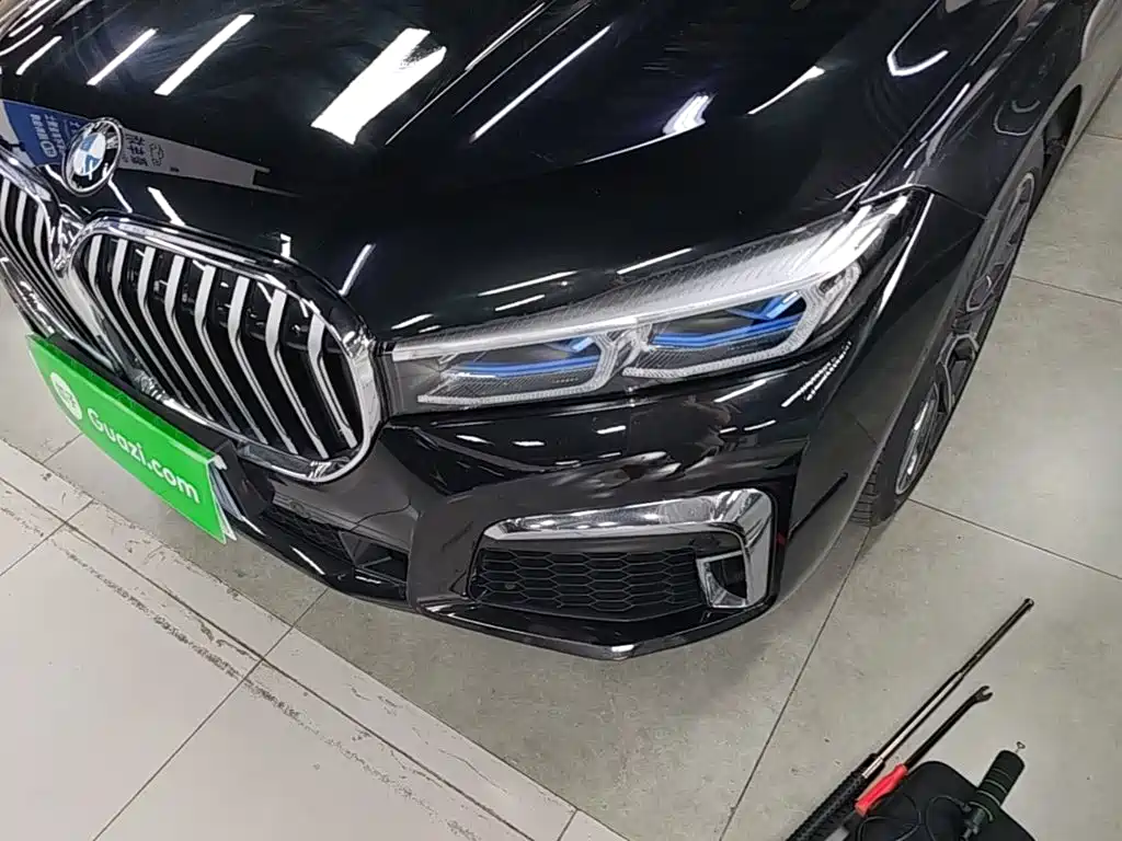 BMW 7 Series — фото 24