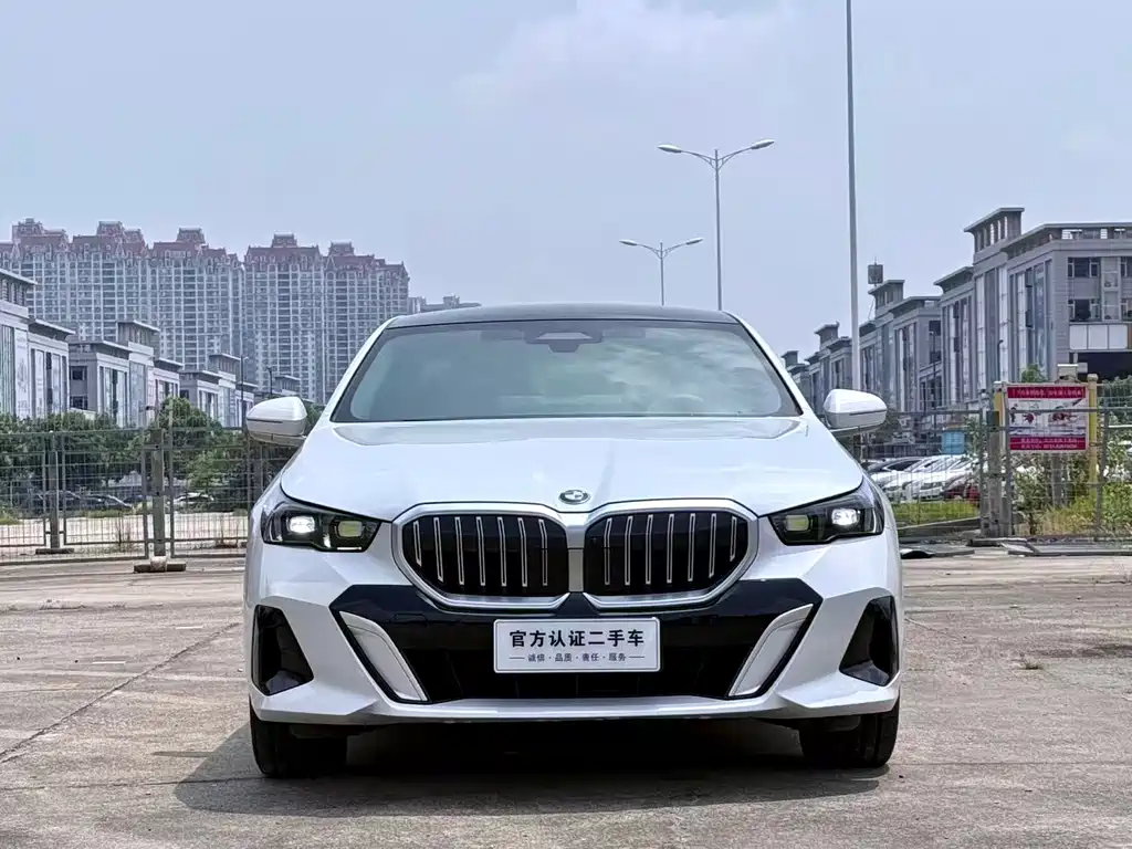 BMW 5 Series — фото 2