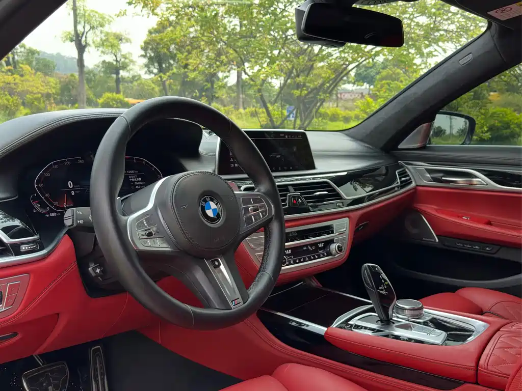 BMW 7 Series — фото 10
