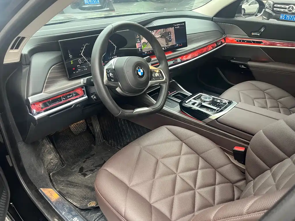 BMW 7 Series — фото 4