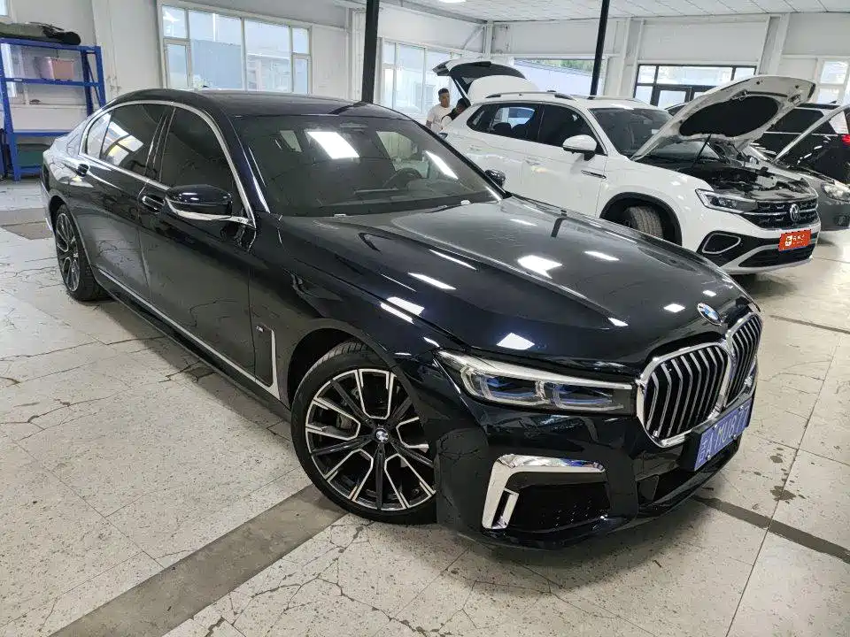 BMW 7 Series — фото 5