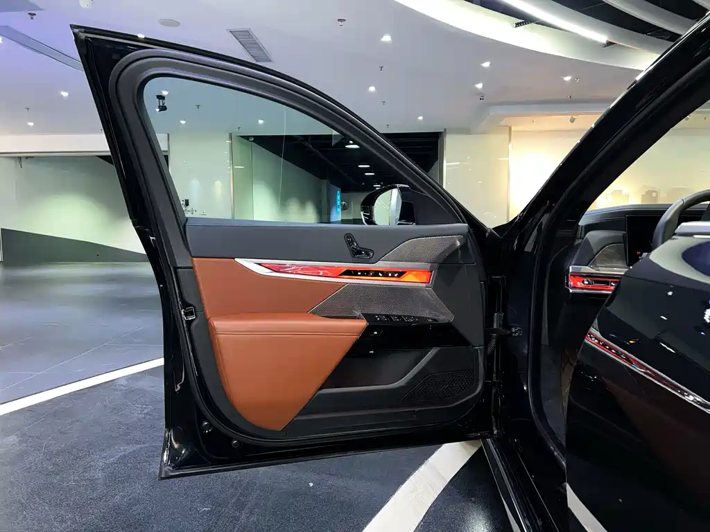 BMW i7 — фото 6
