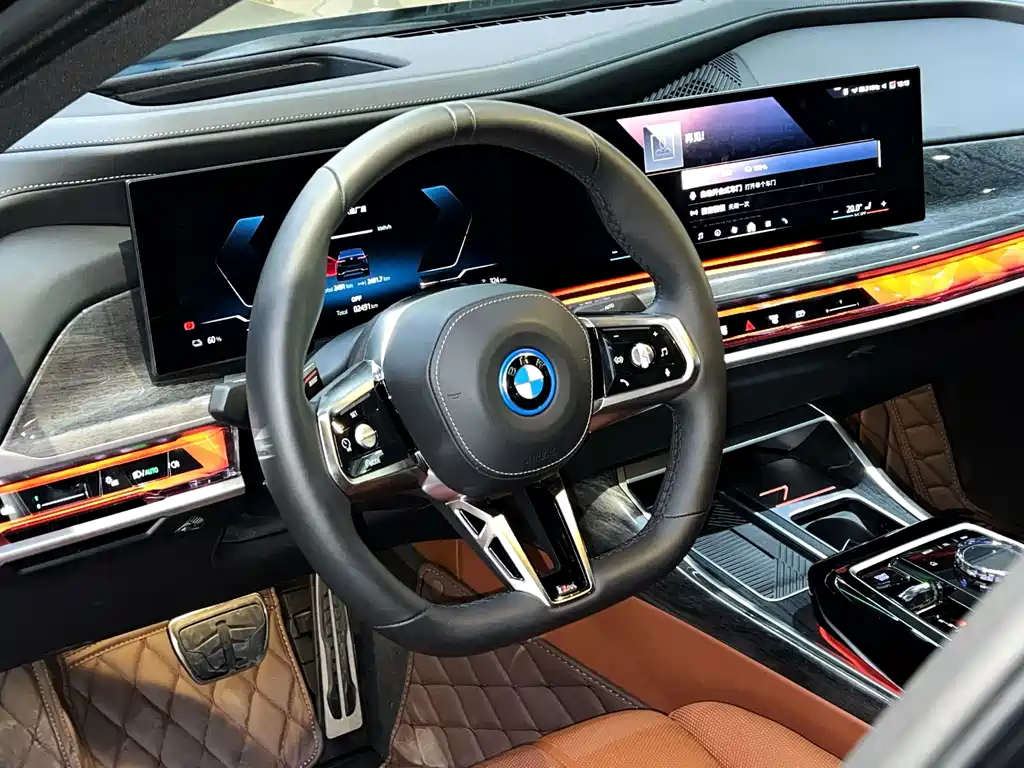 BMW i7 — фото 8