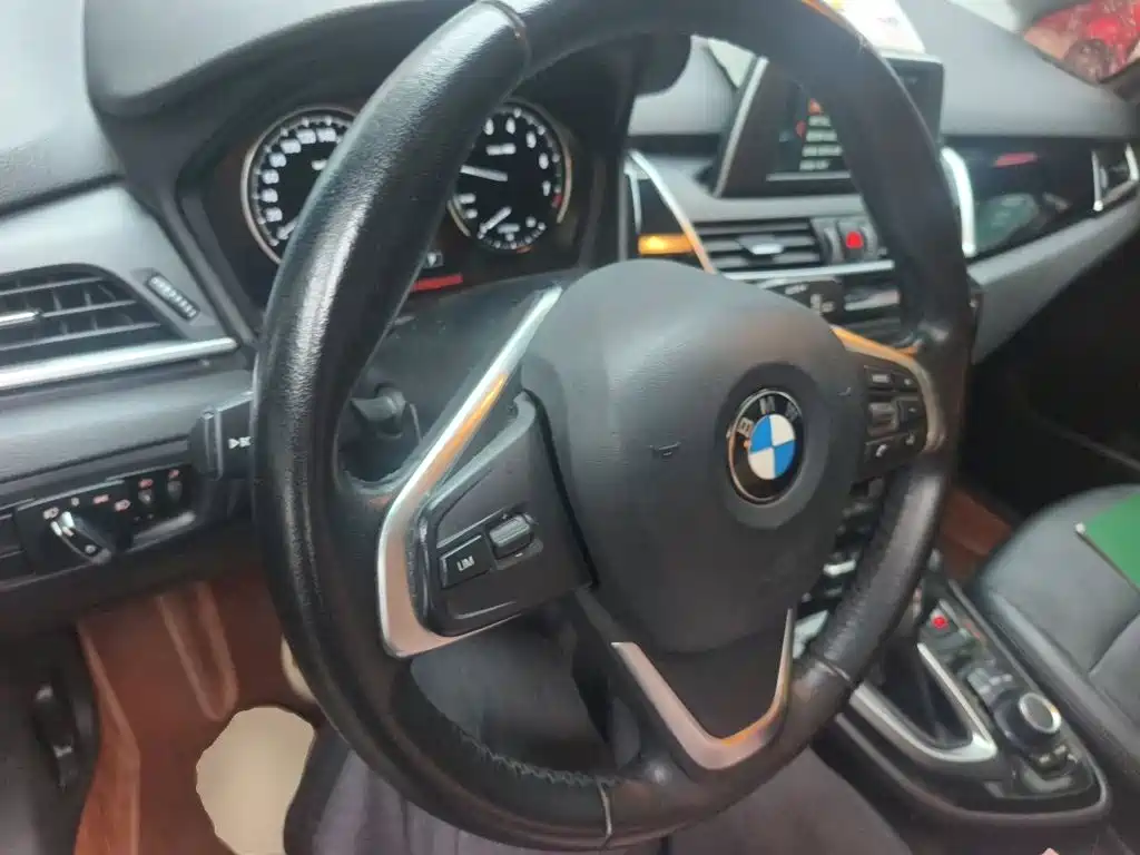 BMW 2 Series Active Tourer — фото 3