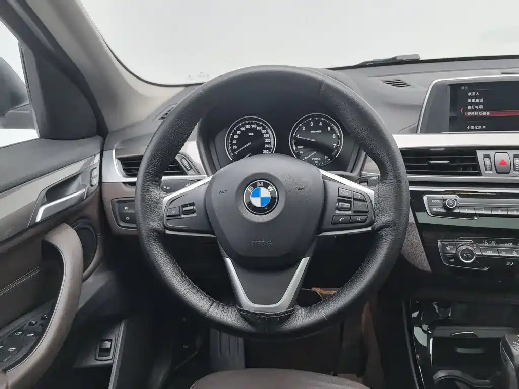 BMW X1 — фото 11