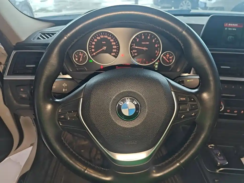 BMW 3 Series — фото 11