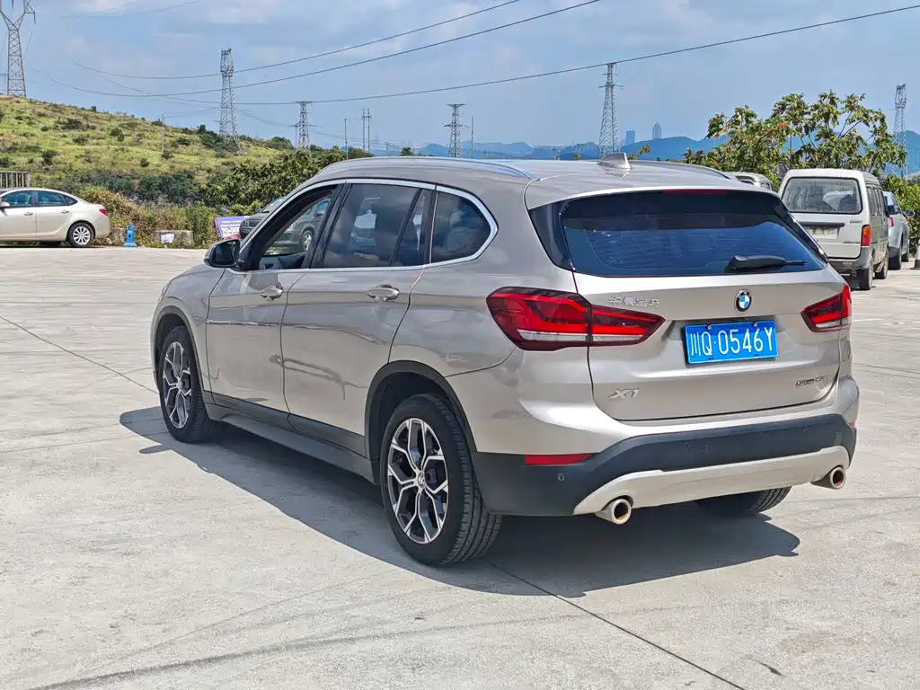 BMW X1 — фото 9