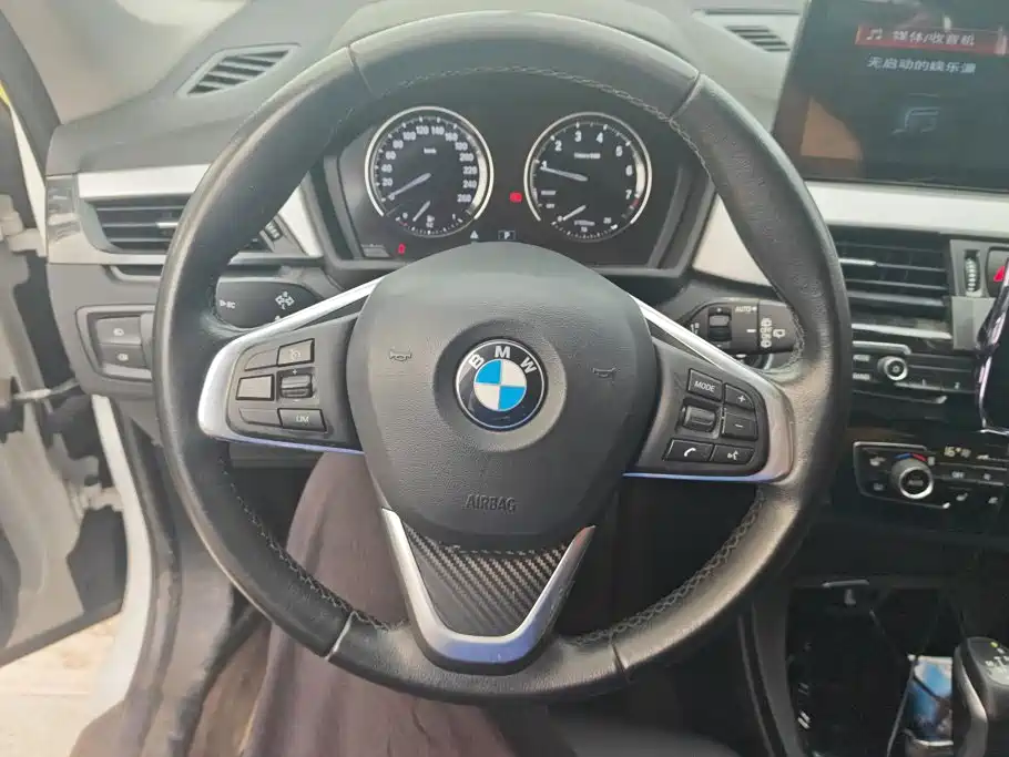 BMW X1 — фото 15